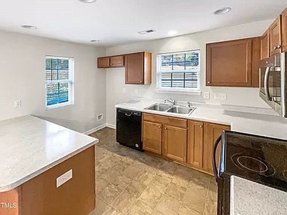 5th image of 7919 Averette Hill Dr