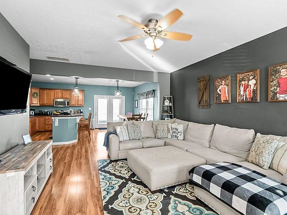3rd image of 2522 Palomino Pl
