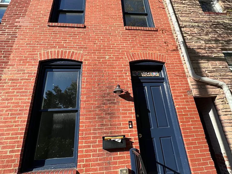 2104 Bank St — Photo 1