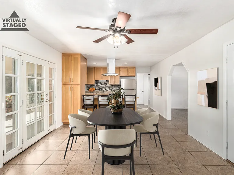 1037 E Campus Dr — Photo 3