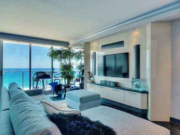 2nd image of 1760 Avenida Del Mundo Unit 805