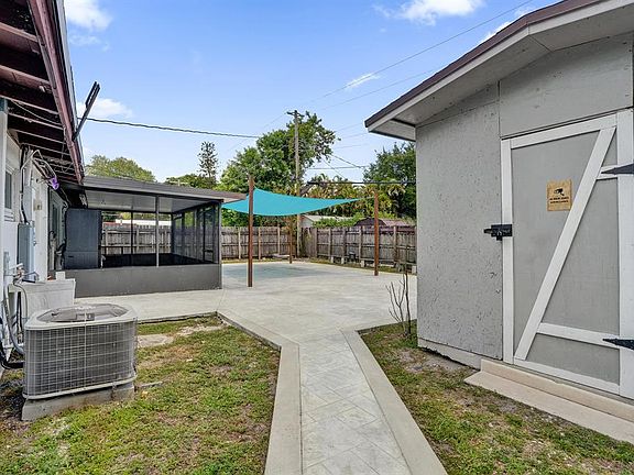 2nd image of 4670 SW 25th Ave