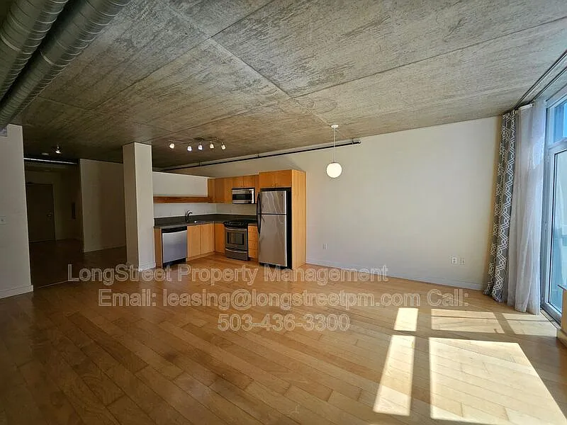 Studio, 1.0 bath, 723 sqft, $1,595 — Photo 4