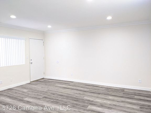 3rd image of 5726 Camellia Ave #308