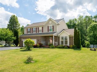 7639 Whispers Ln, Ontario, NY 14519