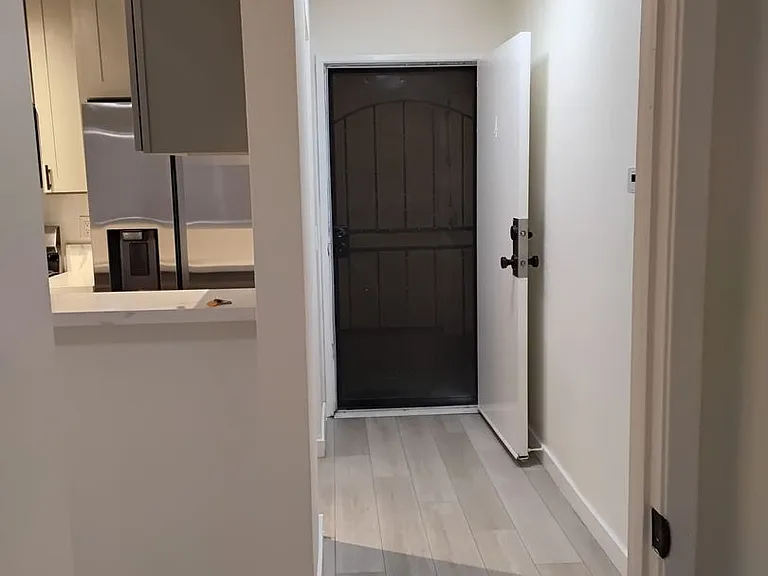 13925 Sherman Way — Photo 23