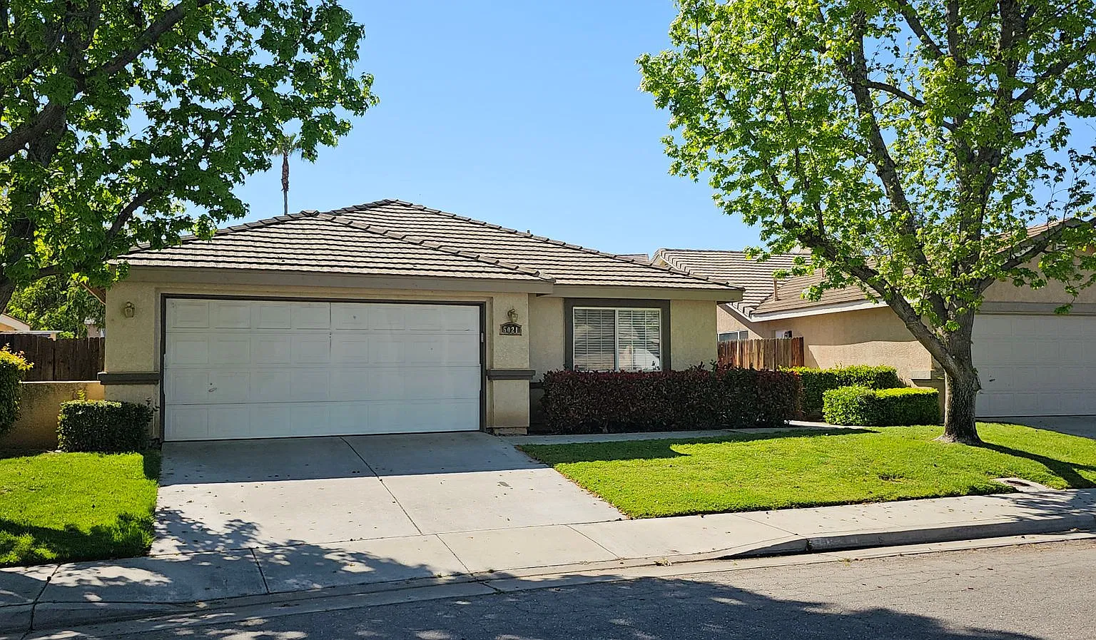 Silver Creek Home 3 Bed 2 Bath + Office — Photo 1