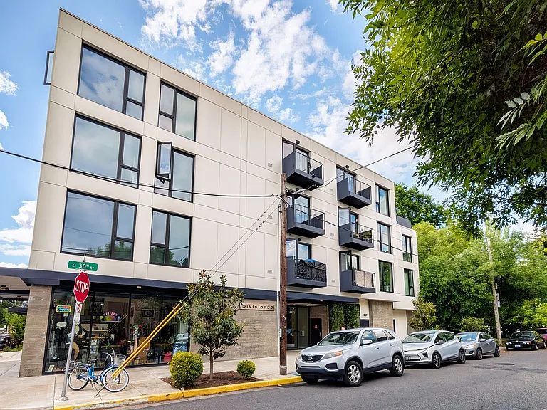 Division Terrace Apartments — Photo 78