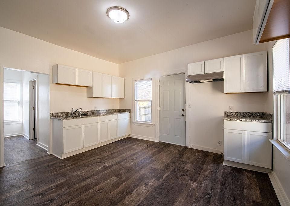 New Kitchen with granite countertops