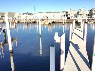 75 Peninsula Dr #B, New Buffalo, MI 49117