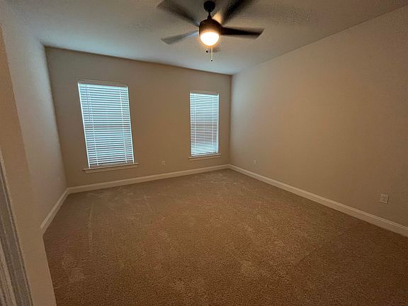 5th image of 281 Adley Ave
