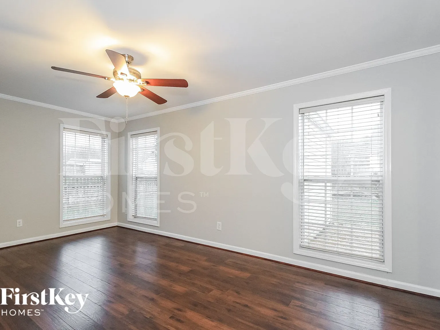 4 bed, 2.5 bath, 2058 sqft, $2,025 — Photo 3