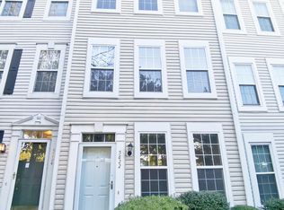 5822 Cowling Ct, Alexandria, VA 22304