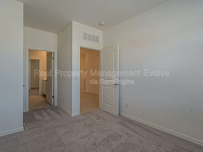6450 W Magdalena Ln — Photo 16