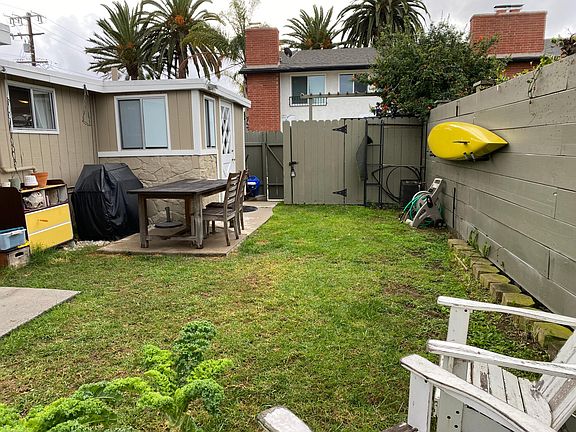5th image of 319 E 18th St