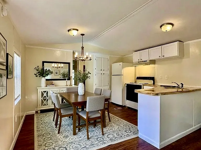 5329 Eastwood Cir — Photo 3