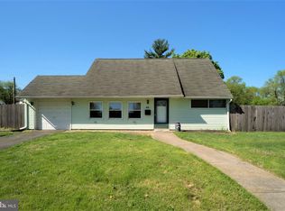 43 Maroon Rd, Levittown, PA 19056