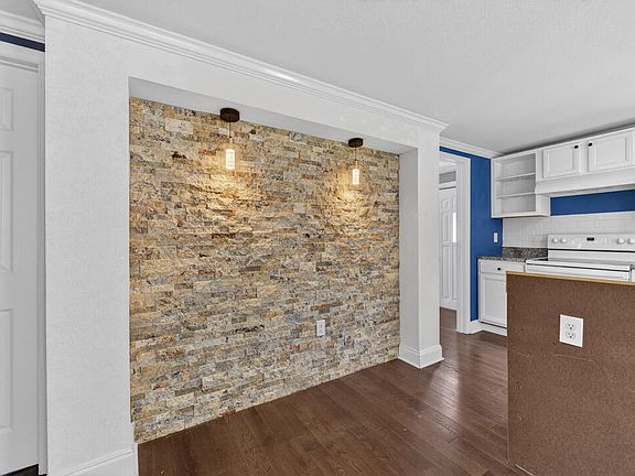 4th image of 2721 Red Mountain Rd