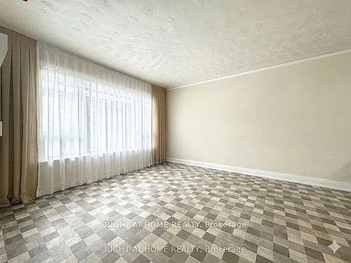 57 Wilstead Dr #MAIN FLOOR — Photo 7