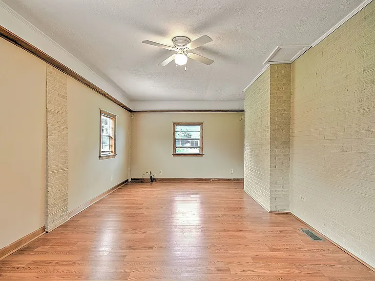 945 Bishop Loop — Photo 15