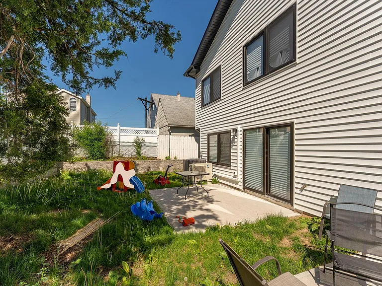 512 Knopf St — Photo 18