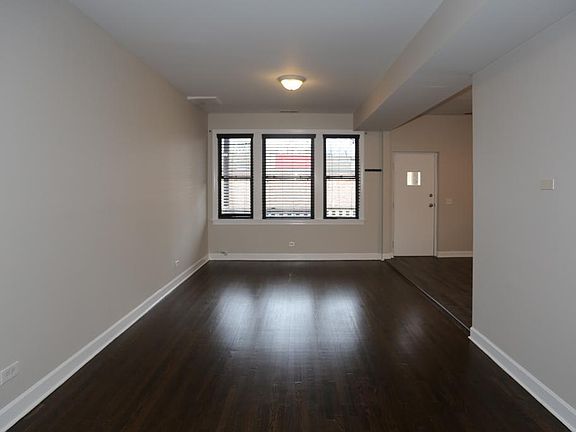 3rd image of 4655 N Lincoln Ave #2