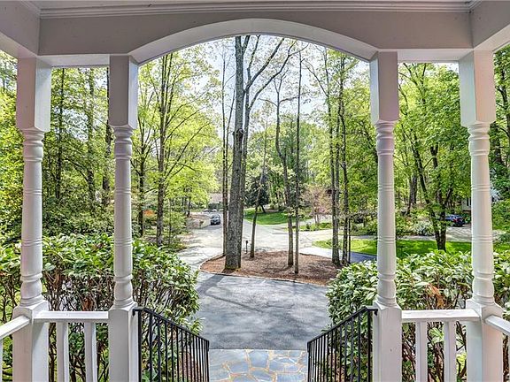 3rd image of 406 Lakeway Ct