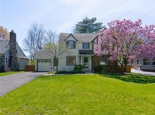 43 Thorncliffe Dr, Rochester, NY 14617