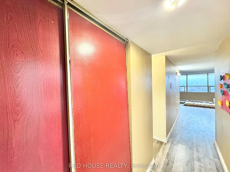 25 Sunrise Ave #1405 — Photo 2