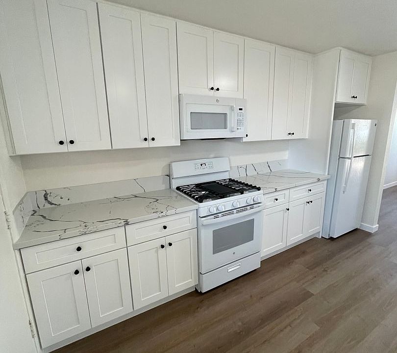 1st image of 5214-20 Santa Margarita St #5218