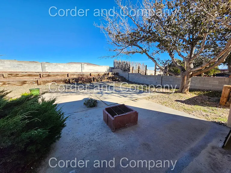 2261 Green Lake Rd NE — Photo 29