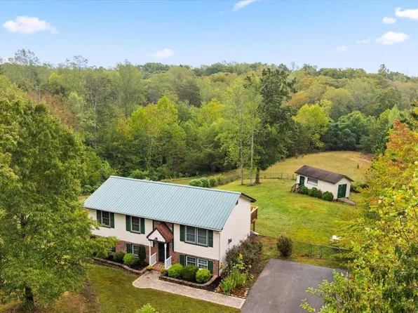 621 Holly Corner Rd, Fredericksburg, VA 22406