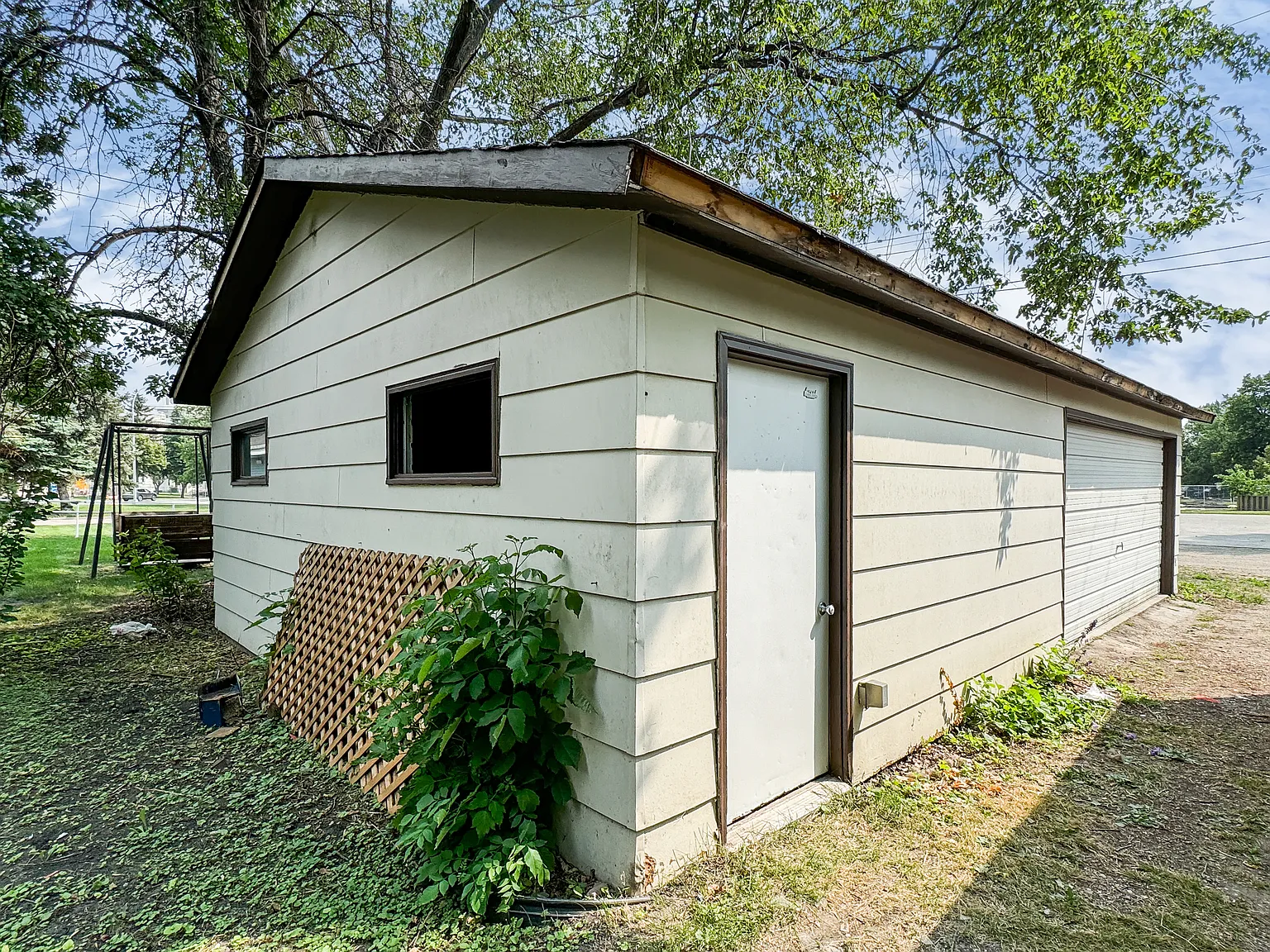 3 bed, 1352 sqft, $1,875 — Photo 3