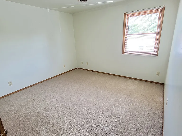 404 W Mill St #7 — Photo 4