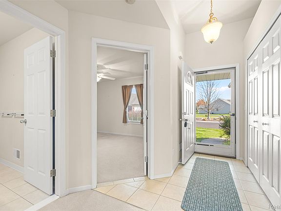 3rd image of 5513 Hidden Valley Ct
