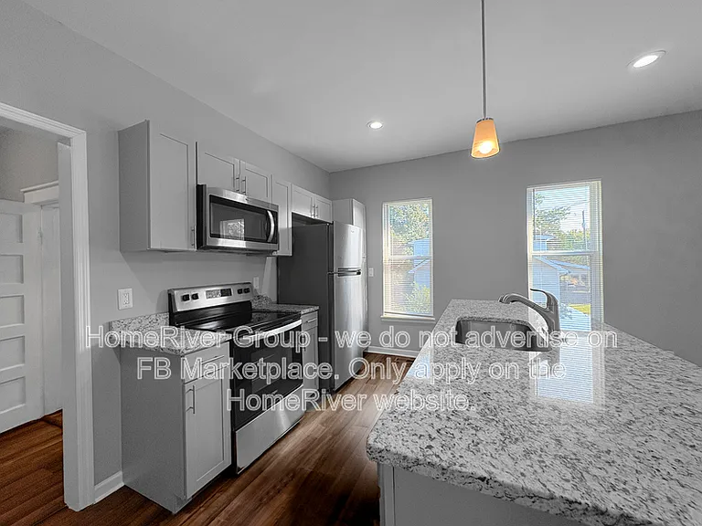 1219 N Chamberlain Ave — Photo 5
