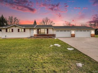 12445 Jennings Rd, Linden, MI 48451
