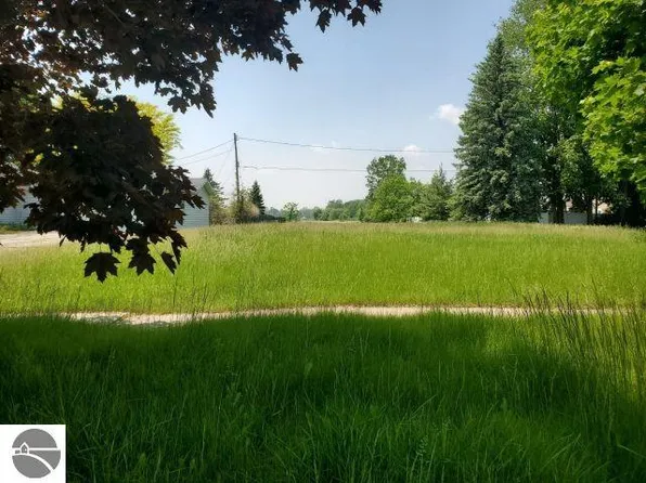 205 Court St N #321, Standish, MI 48658