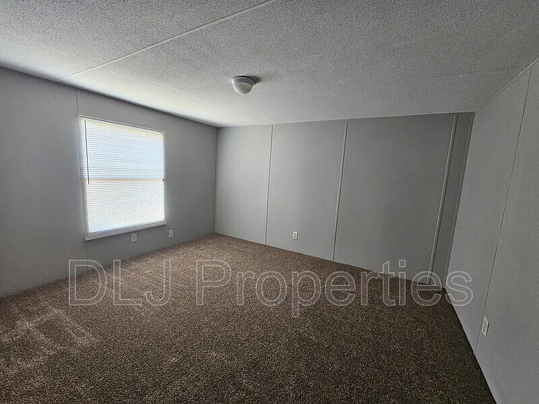 1376 Providence Rd — Photo 13