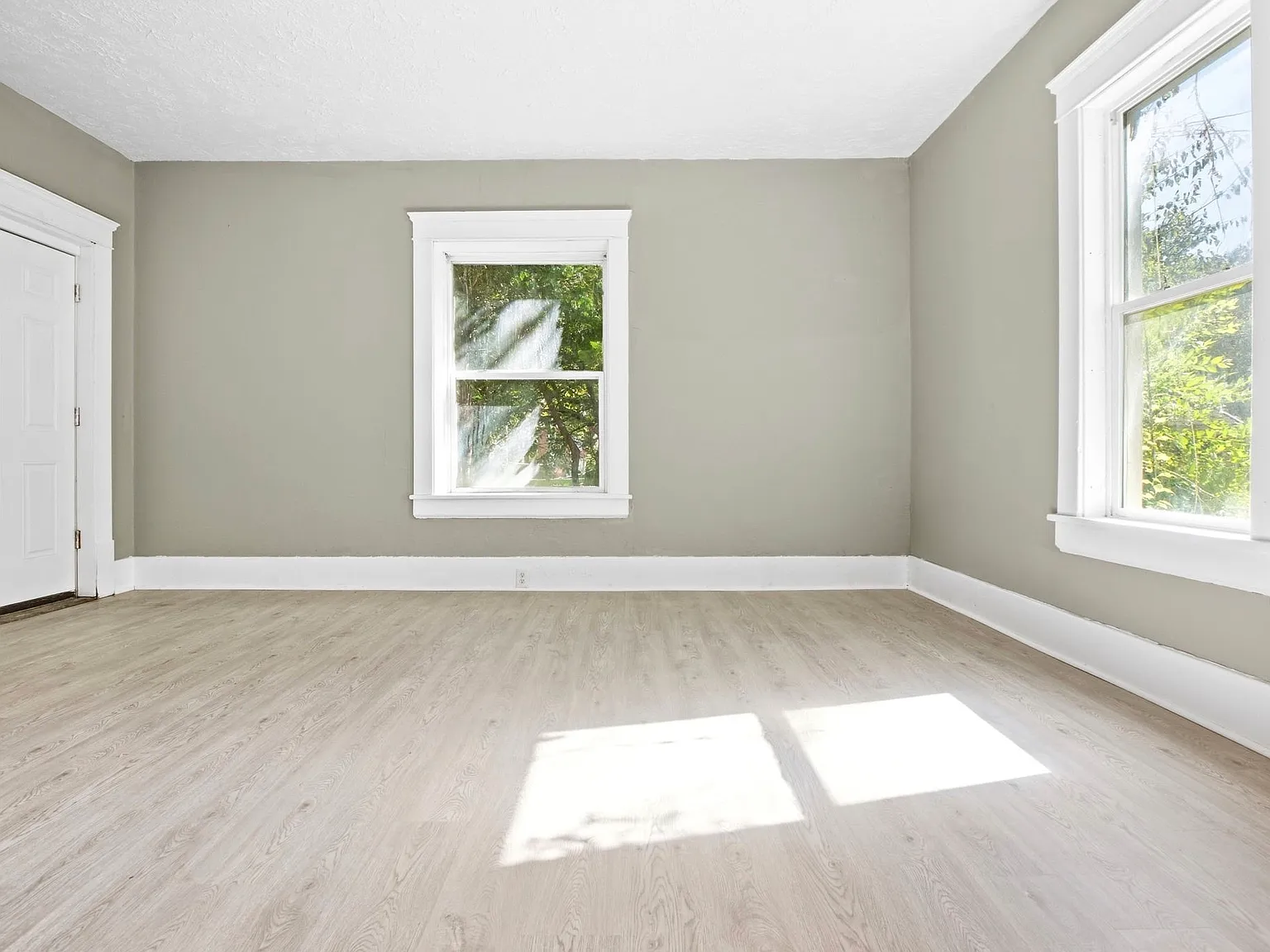 3 bed, 1328 sqft, $1,300 — Photo 3