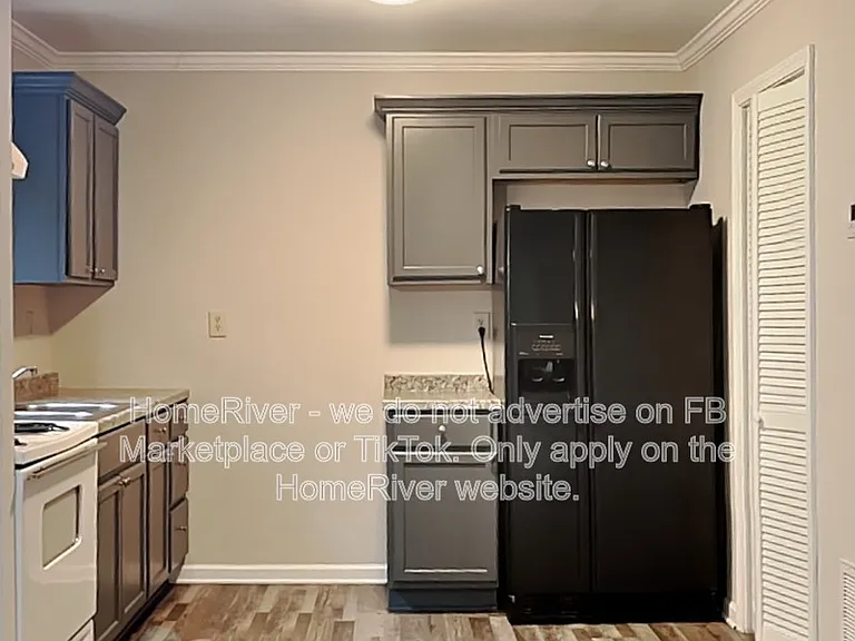 2785 Country Ct SE #C — Photo 8