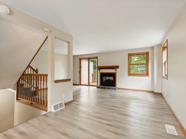 8237 Vicksburg Pl — Photo 11