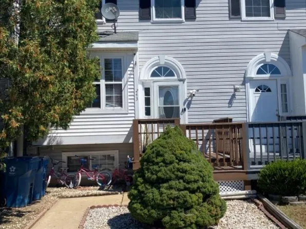 243 Auckland Dr, Newark, DE 19702