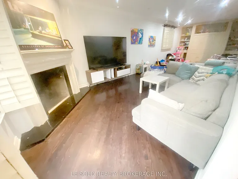 10 McDougall Ct — Photo 7