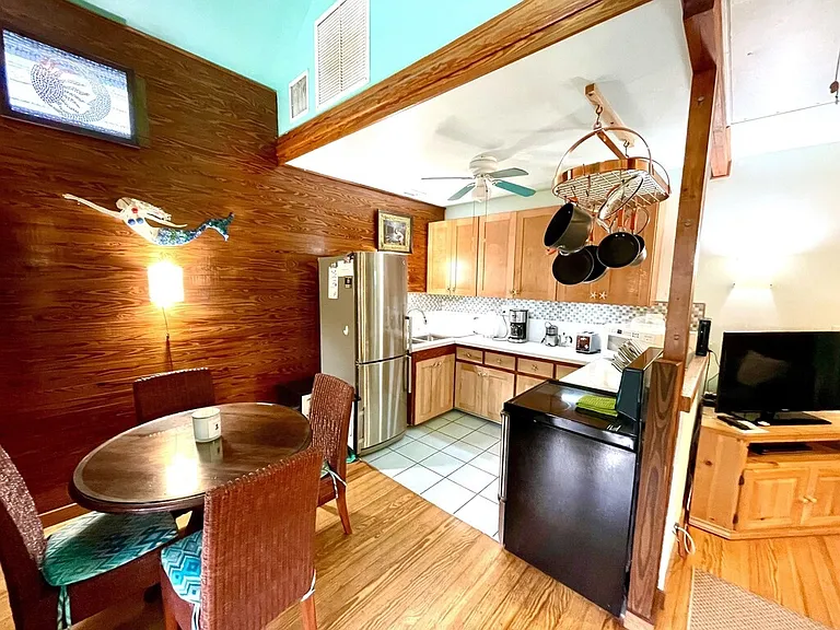 822 Terry Ln — Photo 12
