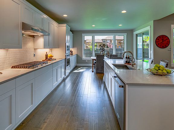 5th image of 4456 SE 61st Ave