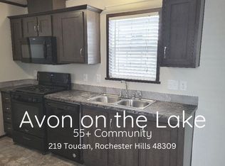 219 Toucan St, Rochester, MI 48309