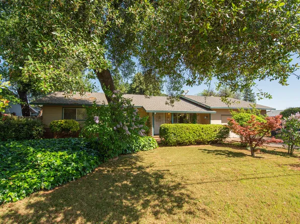 1252 De Moll Dr, Redding, CA 96002