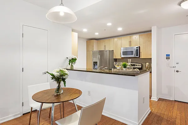 Sold by Nest Seekers International | media 2