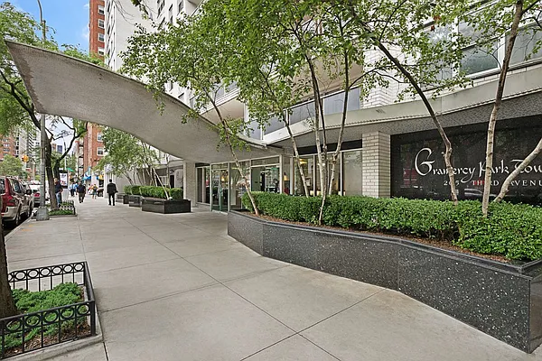 Sold by Compass | media 21